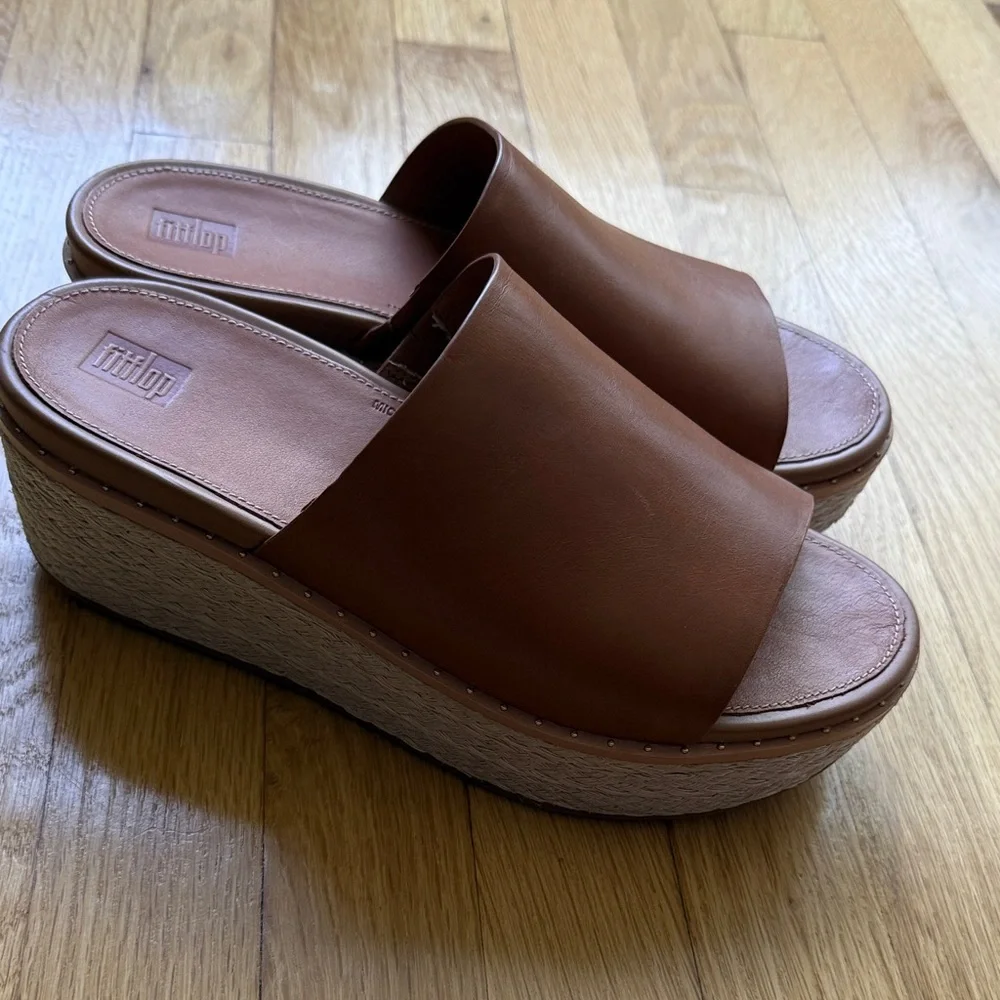 Fitflop like new size 9 Brown Platform Slide Sandals - Women